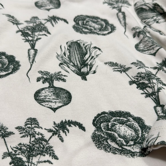 Kate Quinn long sleeve essential boxy tee - Picture 4 of 6